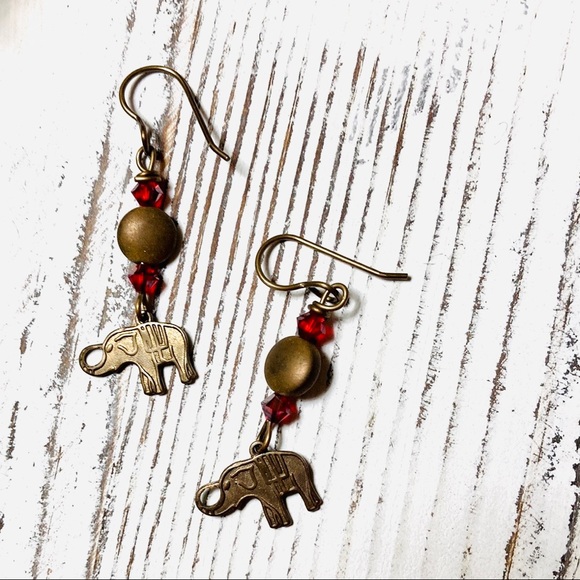 Parting the Red Sea :: Art and the Color Red - Picture 11 of 13